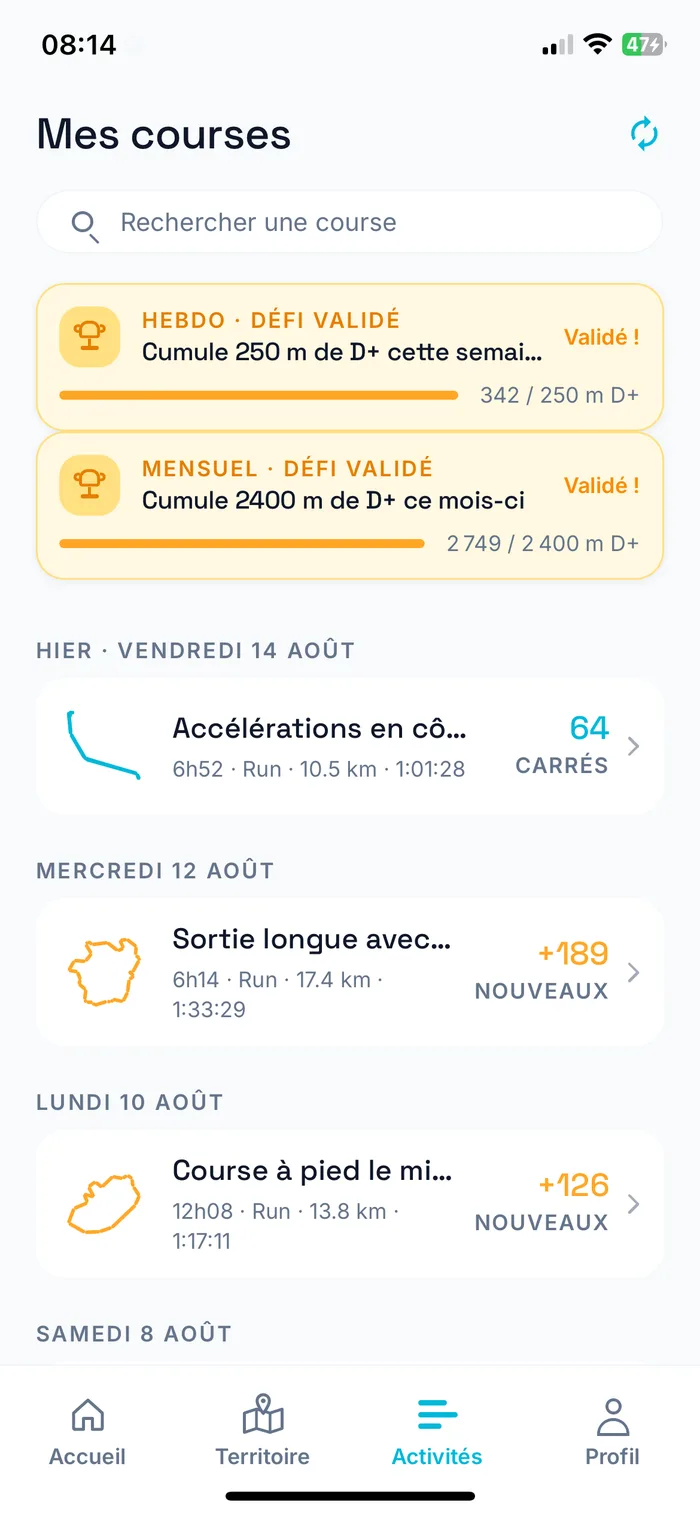 Écran RunQuest : Mes courses — défis hebdo et mensuel validés, carrés débloqués à chaque sortie