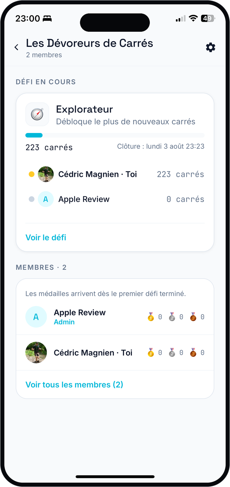 Écran d'un groupe privé RunQuest avec défi en cours et classement des membres