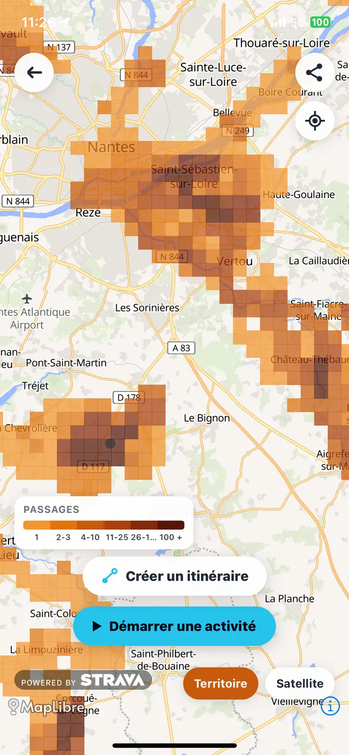 Écran RunQuest : heatmap des passages — rampe orange braise vers rouge sombre sur la carte