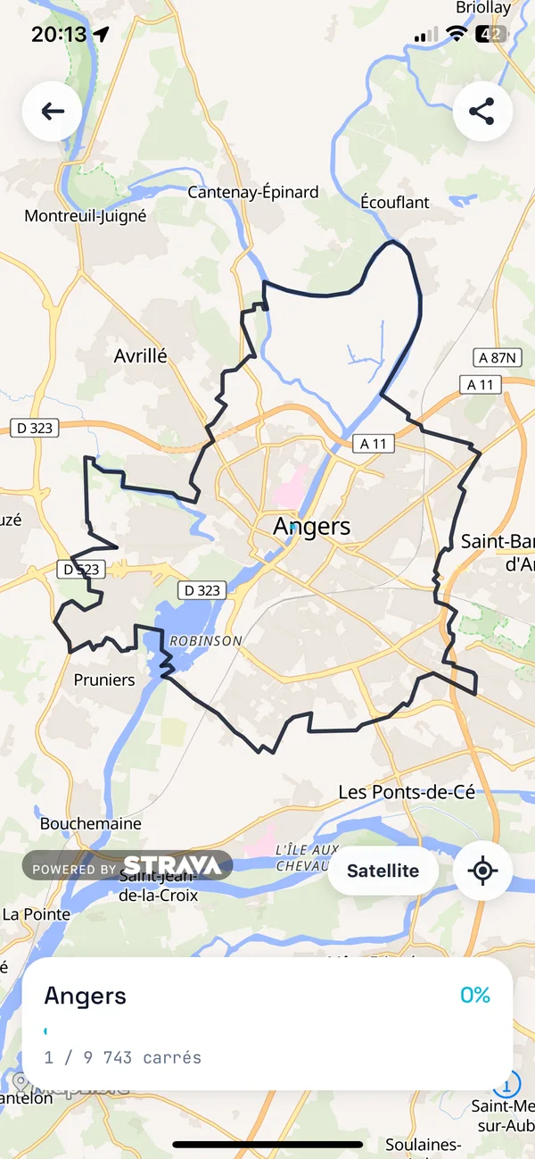 Angers dans RunQuest : le contour de la commune sur la carte